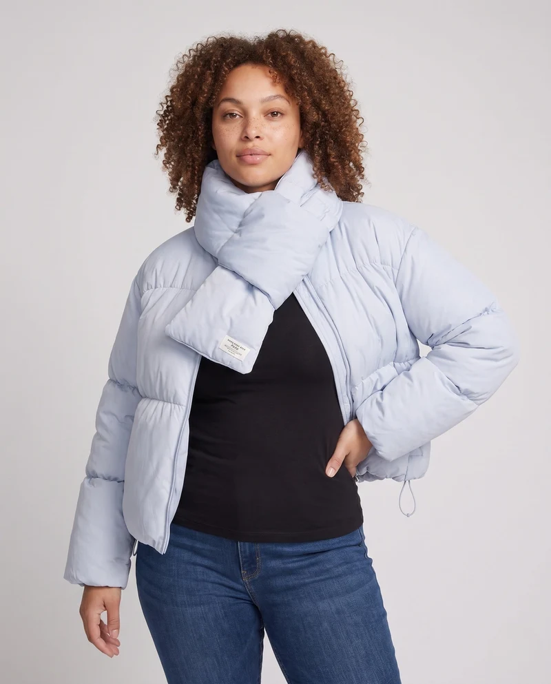 Damen kurz gepolsterte Pufferjacke mit integriertem Schalkragen und voluminösen Ärmeln