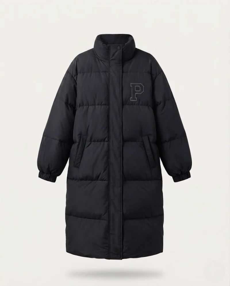 Damen längerer boxy Thermo-Puffer mit hohem Stehkragen, College-Patch und geräuschreduzierender Außenschale