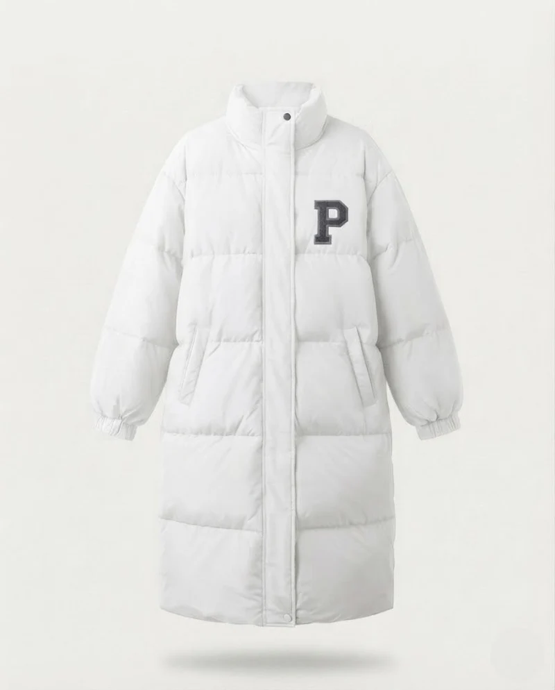 Damen längerer boxy Thermo-Puffer mit hohem Stehkragen, College-Patch und geräuschreduzierender Außenschale