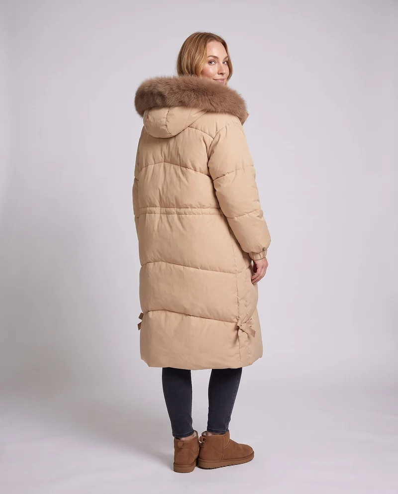 Damen längerer gesteppter Winterparka mit feminine A-Linie, abnehmbarer Kapuze und extra großen Seitentaschen