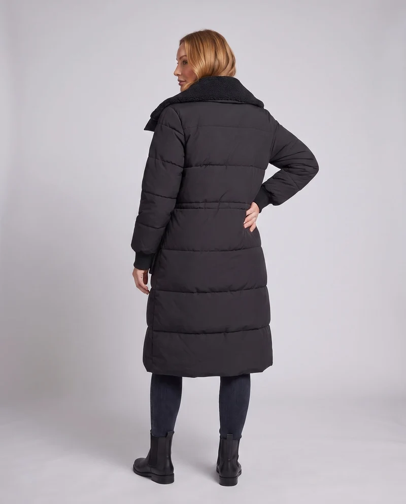 Damen langer gepolsterter Mantel mit Sherpa-Schalkragen, Taille mit Kordelzug und großen Klappentaschen