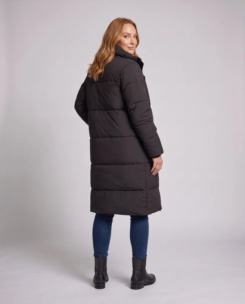 Damen langer thermoge quilteter Mantel im oversized Schnitt mit abgerundetem Saum, College-Logo und großen Klappentaschen