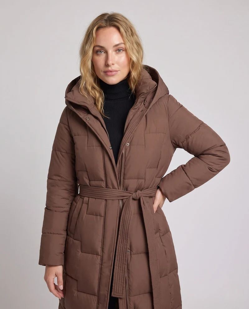 Damen längerer thermo gesteppter Mantel mit Kapuze, verstellbarem Bindegürtel und markanter quadratischer Steppung