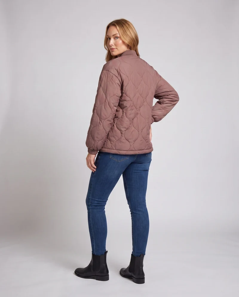 Leichte gesteppte Kurzjacke für Damen mit Wolkensteppung und Druckknopfverschluss