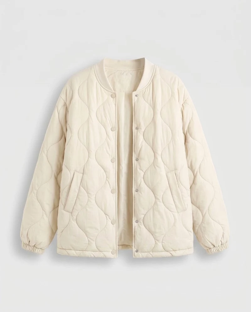 Leichte gesteppte Kurzjacke für Damen mit Wolkensteppung und Druckknopfverschluss