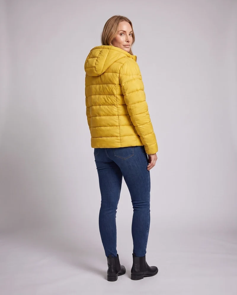Damen nan minimalistischer kurzer thermo gesteppter Jacke mit ergonomischer Kapuze, maßgeschneidertem Nahtdesign und winddichtem Außenmaterial
