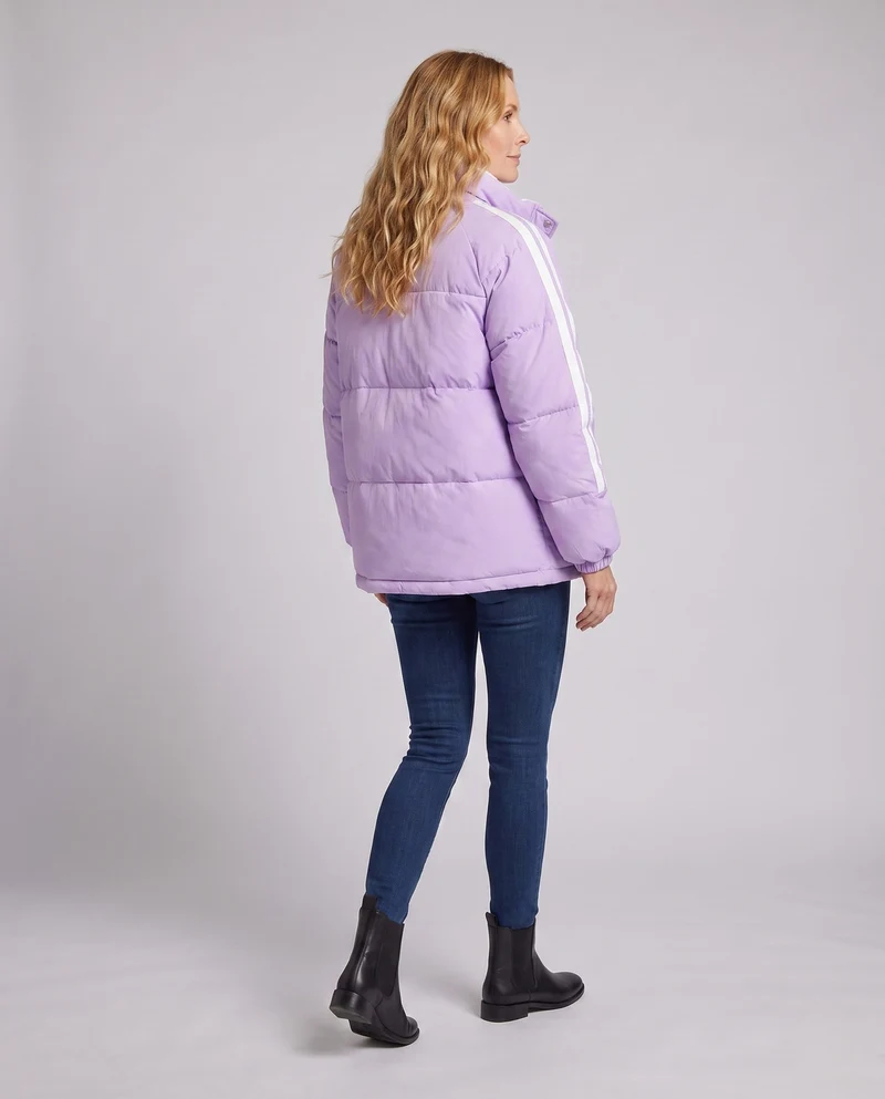 Damen nan sportlicher gesteppten Stadt-Puffer mit ergonomischem Stehkragen und reflektierenden Armstreifen