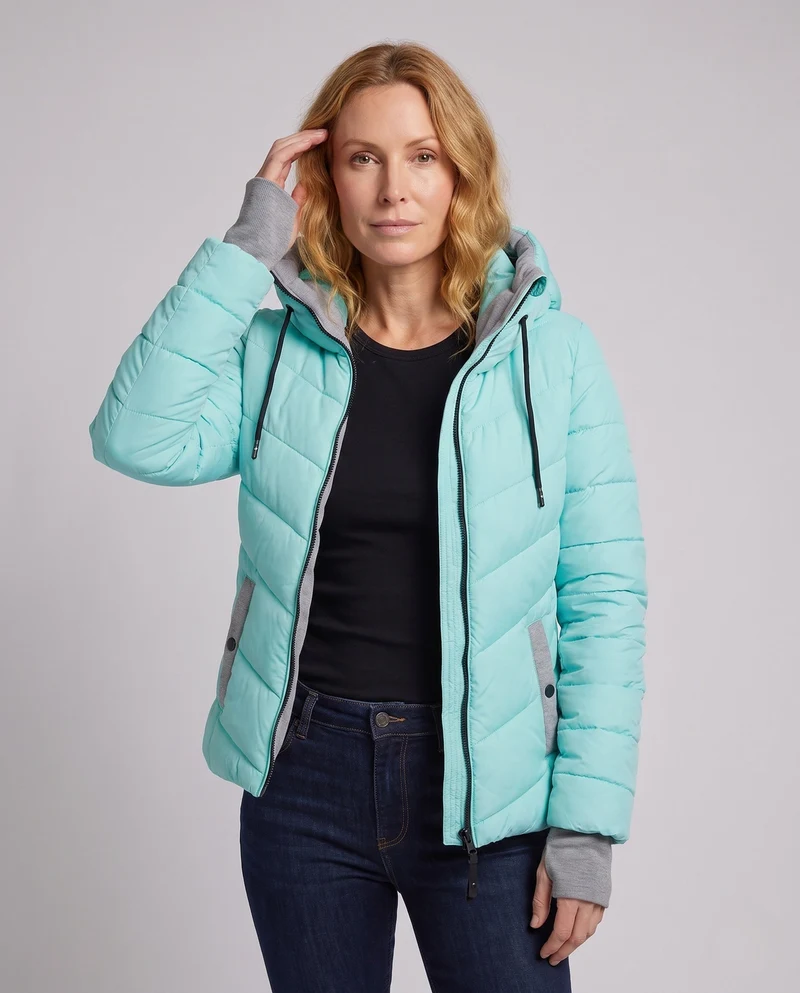 Damen maßgeschneiderte gesteppte Kapuzenjacke mit hohem Kragen, zwei-Wege-Reißverschluss und ergonomischer Chevron-Steppung