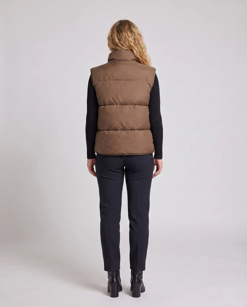 Damen ultraleichte Daunenimitat-Steppweste mit hohem Kragen und verstellbarem Saum