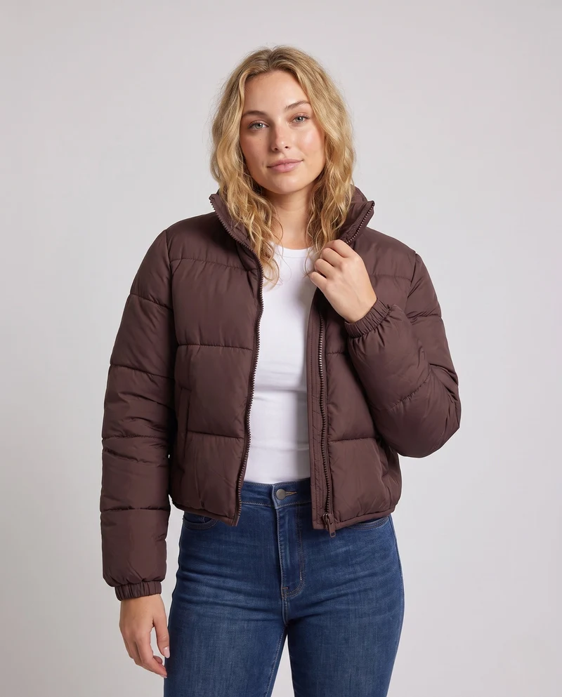 Damen ultraleichte kapuzenlose oversized Pufferjacke mit hohem Stehkragen, leiser Außenschicht und thermisch isolierender Füllung
