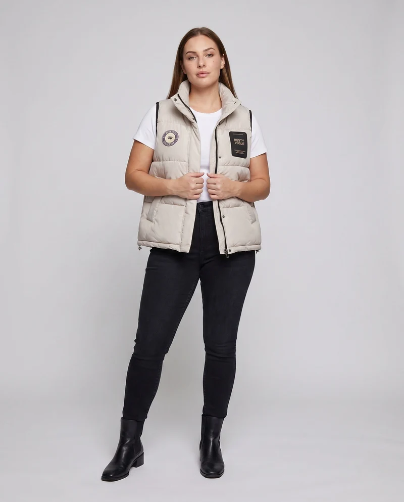 Damen nicht gepolsterte oversized gesteppte Weste mit hohem Kragen und Logo-Patches