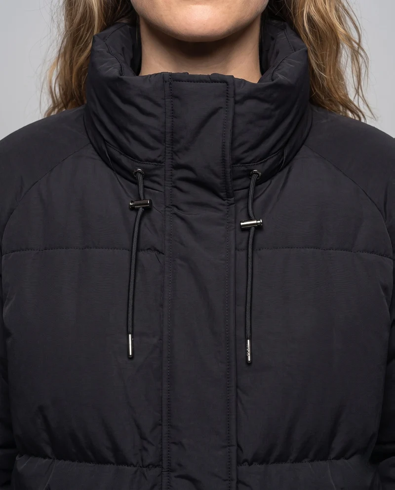 Unisex übergroße gesteppte Jacke mit Kontraststreifen an den Ärmeln, hochschließendem Kragen und Kapuzenblende