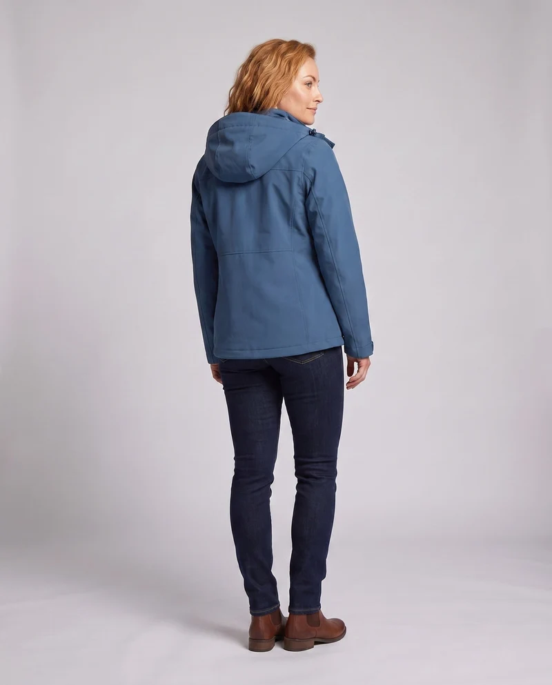 Leichte Damen Softshell-Hoodiejacke mit verdeckter Frontleiste und verstellbaren Klettverschlüssen