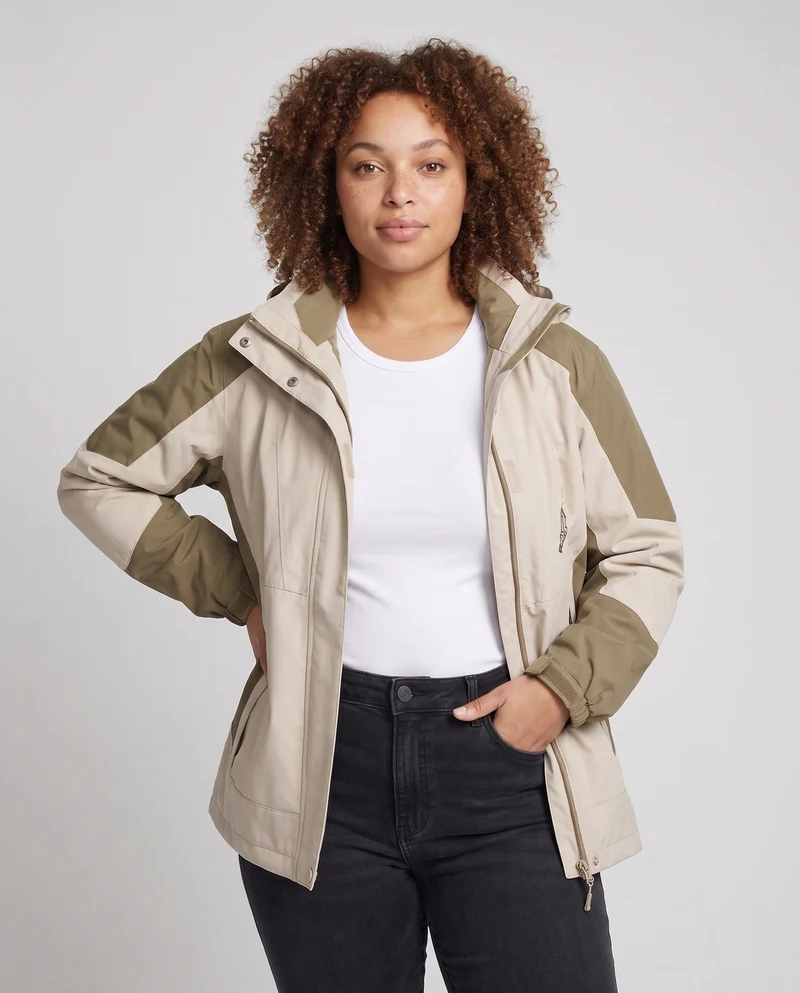 Damen Zwei-Lagen Softshell-Jacke mit weichem Fleecefutter, verstellbarer Kapuze und Raglanärmeln