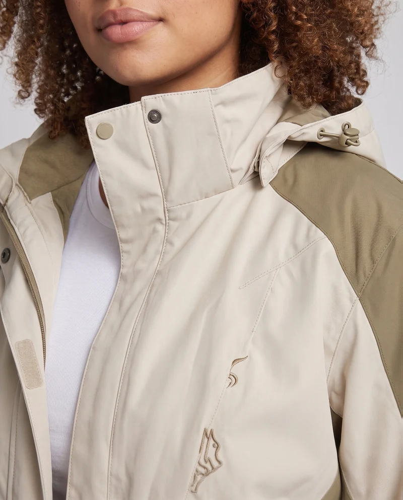 Damen Zwei-Lagen Softshell-Jacke mit weichem Fleecefutter, verstellbarer Kapuze und Raglanärmeln