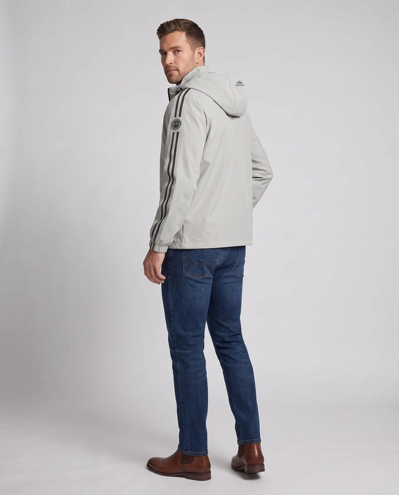 Atmungsaktive Softshell-Jacke für Männer mit reflektierenden Armstreifen