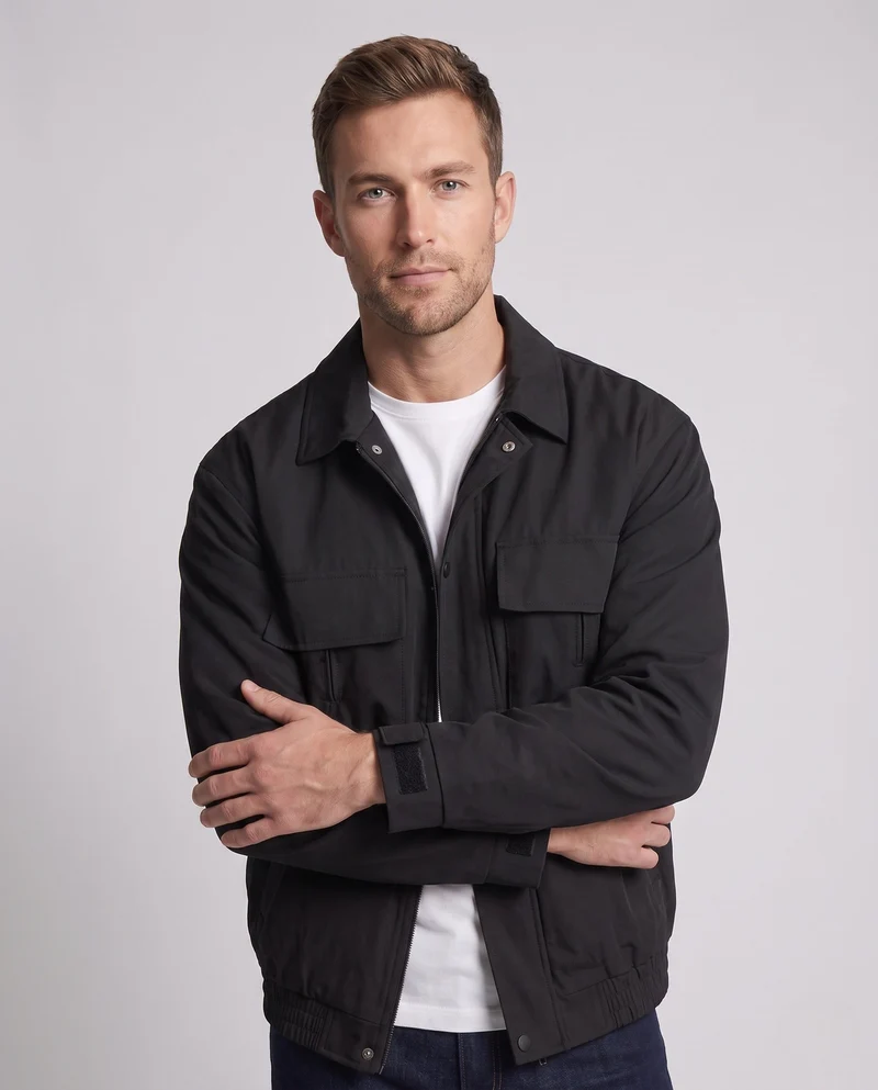 Herren Freizeit-Feldjacke mit Brustklappentaschen, elastischem Saum und Reißverschluss
