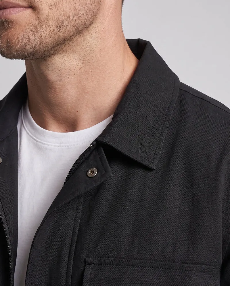 Herren Freizeit-Feldjacke mit Brustklappentaschen, elastischem Saum und Reißverschluss