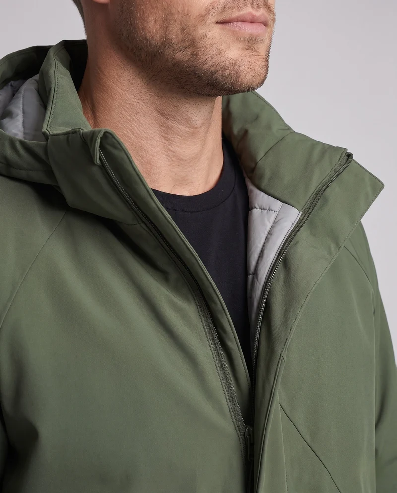 Leichte wasserabweisende Steppjacke für Herren mit hochwertiger Daunenfüllung und Kapuze