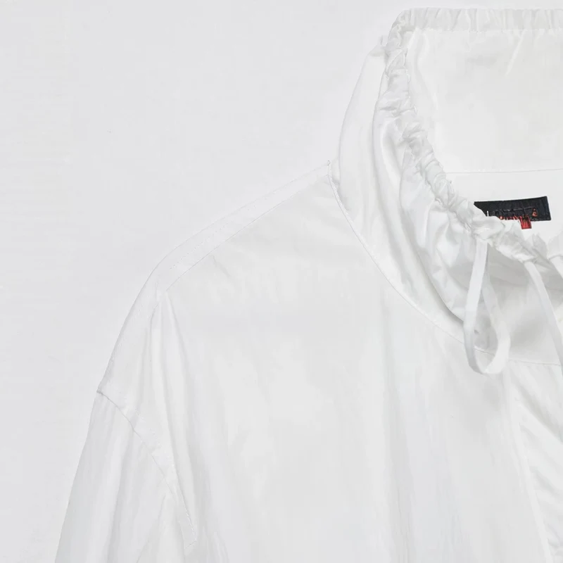 Damen Ultralight Cropped Anorak mit Tunnelzugtaillierung, Ballonärmeln und hohem Stehkragen Drune