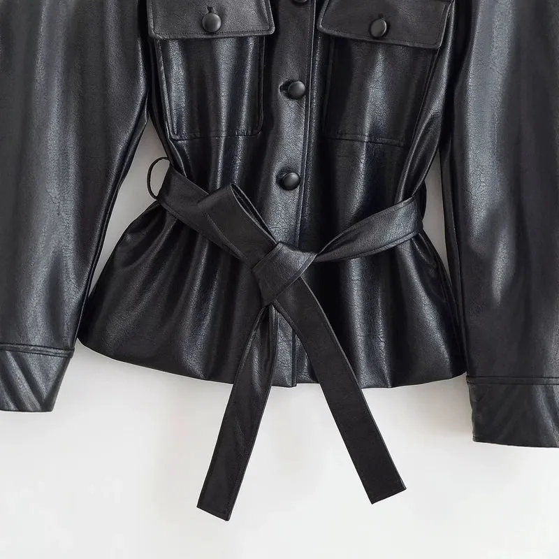 Damen Taillierte Kunstlederjacke mit Bindegürtel, Stehkragen und Pattentaschen Drune