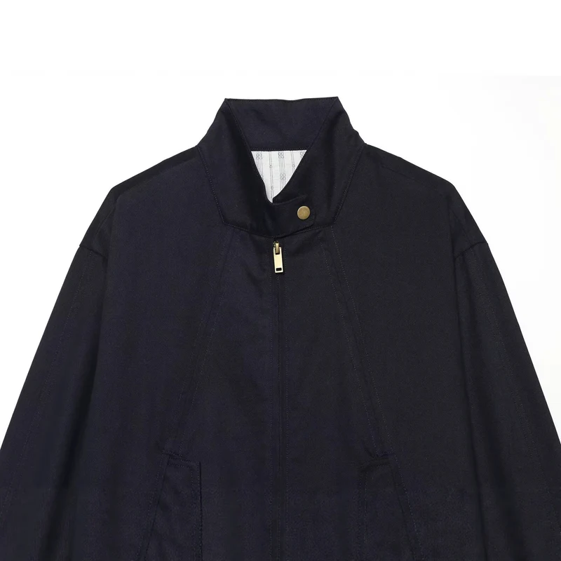 Damen Kurzer Boxy‑Blouson mit Stehkragen, aufgesetzten Pattentaschen und goldfarbenen Details Drune