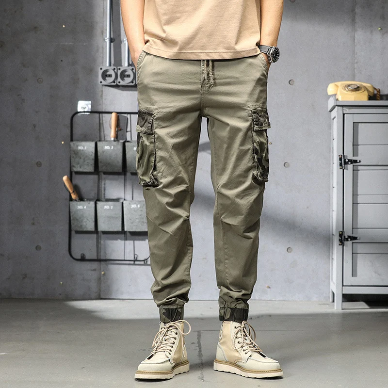 Herren Outdoor‑Cargohose im Joggerstil mit Camouflage‑Kontrast, ergonomischen Knieabnähern und elastischem Komfortbund Drune