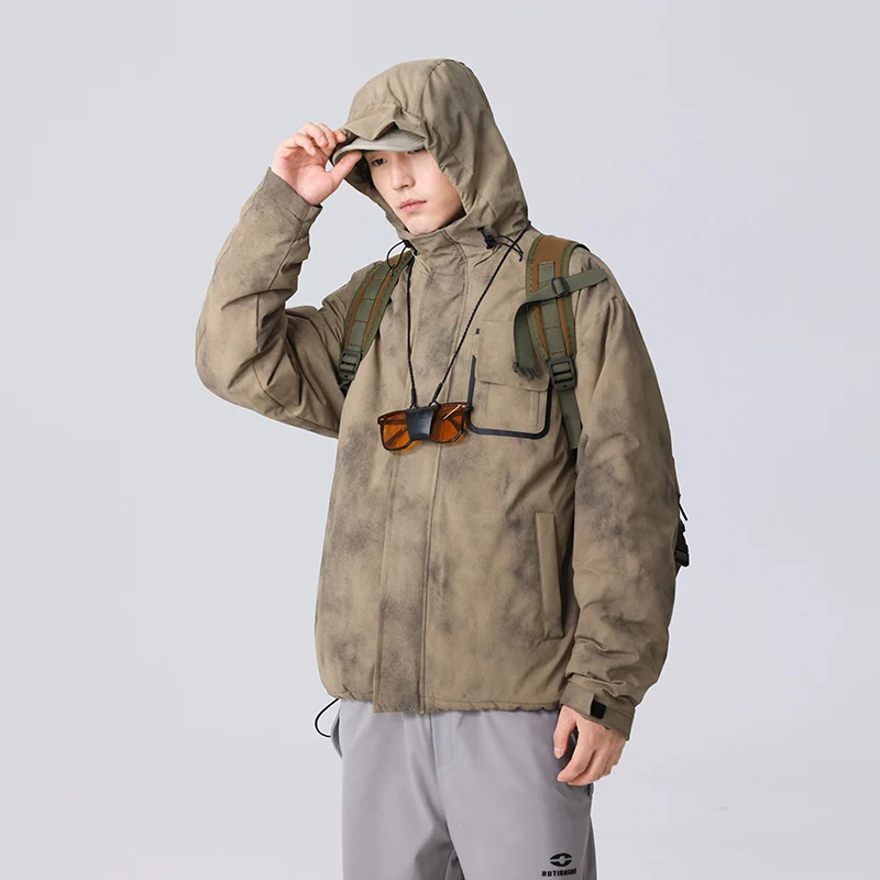 Herren Minimalistische technische Shell-Jacke mit Kapuze und Utility-Brusttasche Drune