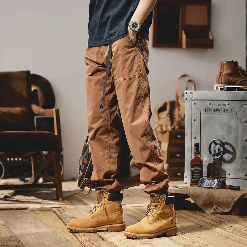 Herren Military-inspirierte Tapered-Cargo-Jogger aus robustem Baumwoll-Twill mit integriertem Webgurt und geripptem Knöchelabschluss Drune