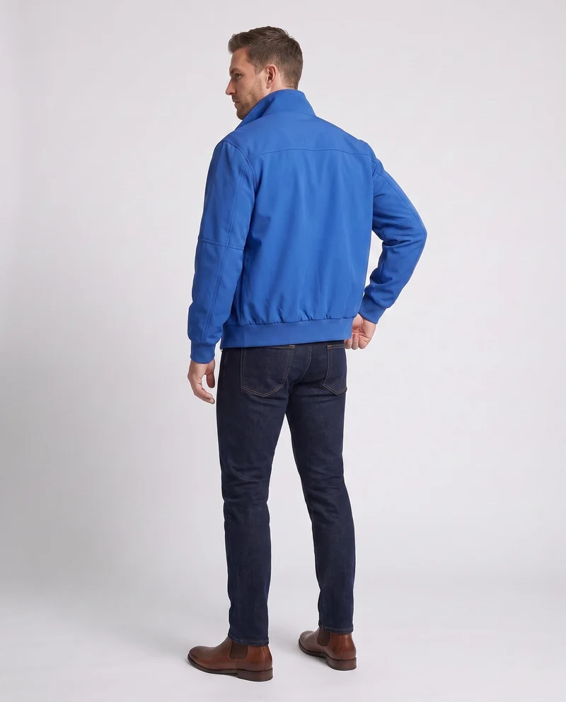 Leichter urbaner Blouson für Herren mit Stehkragen, elastischem Saum und Ärmeltasche