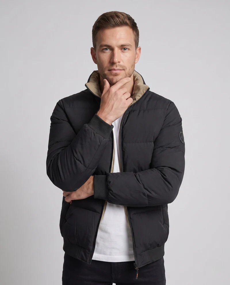 Herren Modern City Puffer mit hohem geschlossenen Kragen, thermischer Isolierungsfüllung, verdecktem zwei-Wege-Reißverschluss und Reißverschlusstaschen