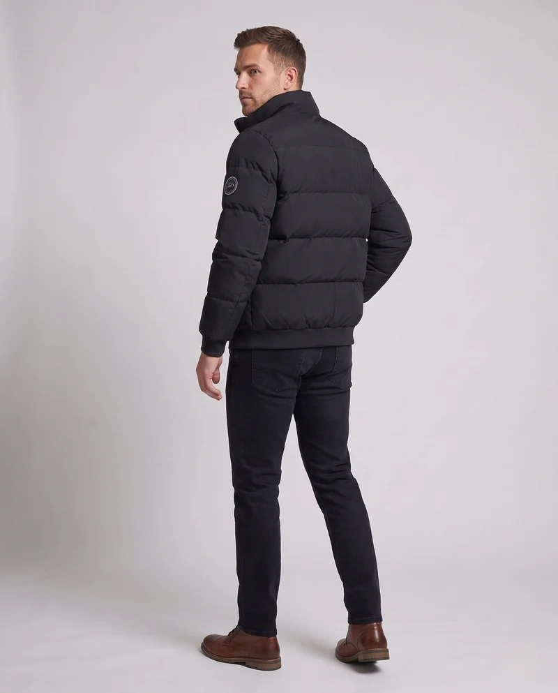 Herren Modern City Puffer mit hohem geschlossenen Kragen, thermischer Isolierungsfüllung, verdecktem zwei-Wege-Reißverschluss und Reißverschlusstaschen