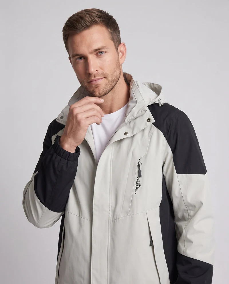 Herren ultraleichte packbare Hardshell-Jacke mit verstellbarer Kapuze, versiegelten Nähten und schrägem Brust-Reißverschluss