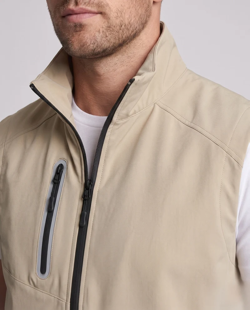 Wasserabweisende Softshell-Weste für Herren mit gestepptem Thermofutter und versiegelten Reißverschlüssen
