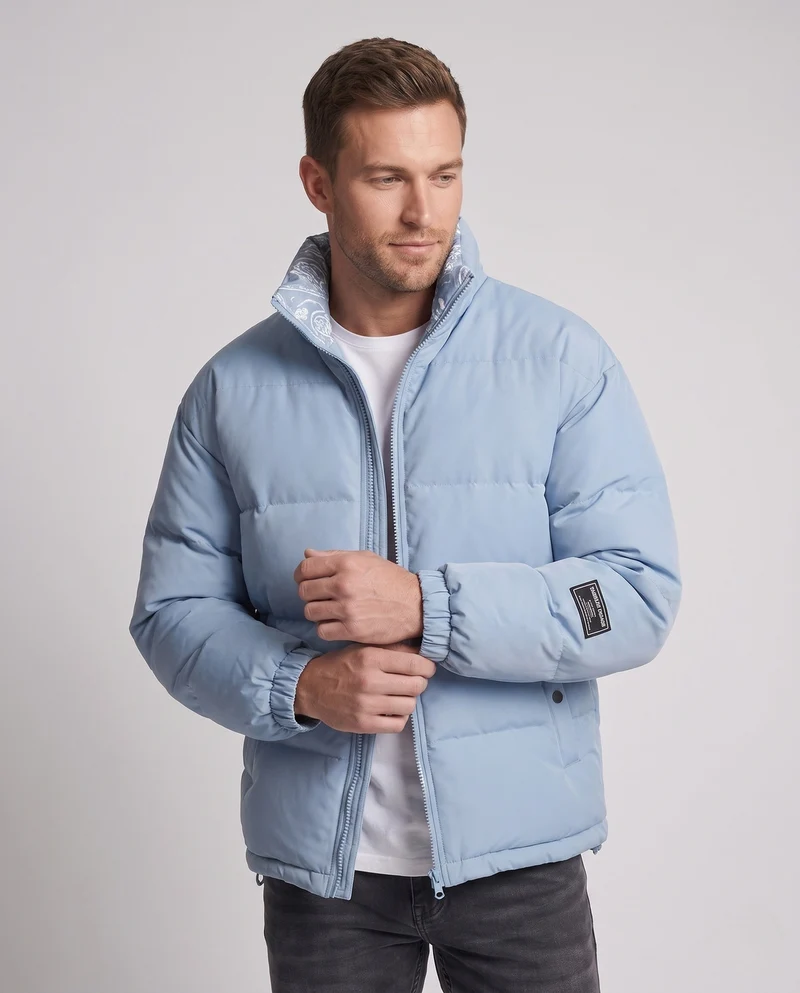 Männer Wende-Steppjacke mit Bandana-Futter und hohem Stehkragen