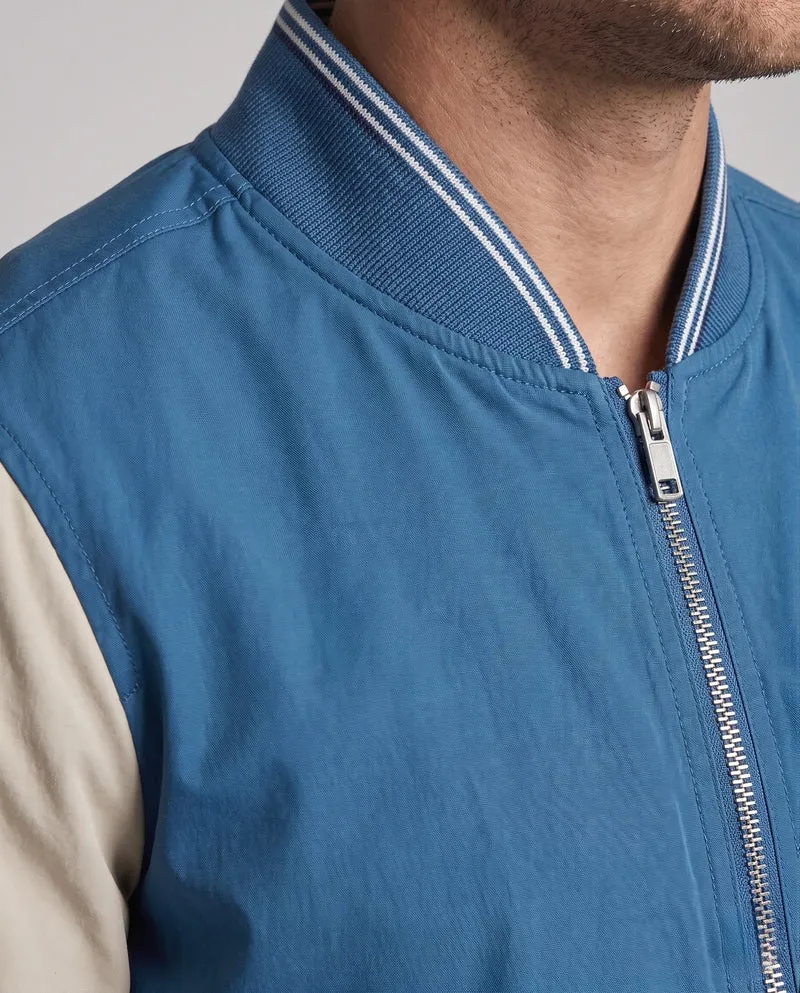 Herren College Bomberjacke mit kontrastierenden Ärmeln und Stehkragen