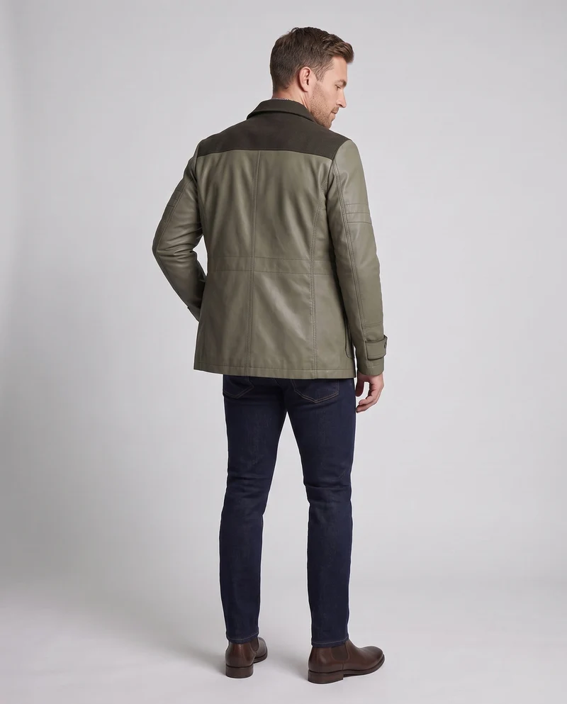Herren-Feldjacke mit Cord-Besatz, Reißverschluss-Brusttasche und kariertem Futter