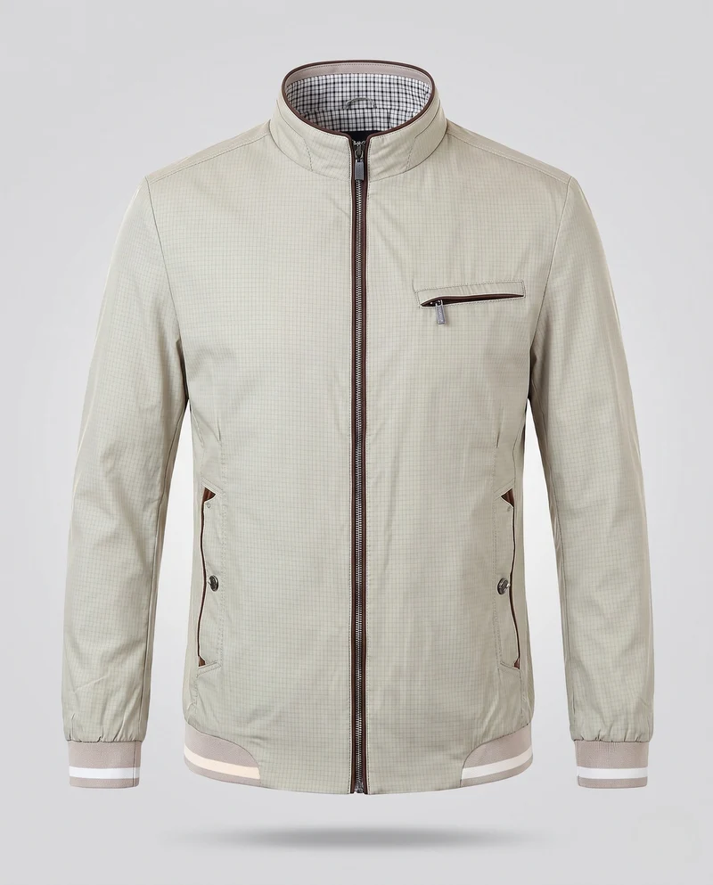 Leichte Blousonjacke für Herren mit Stehkragen, Reißverschlusstaschen auf der Brust und elastischen Bündchen