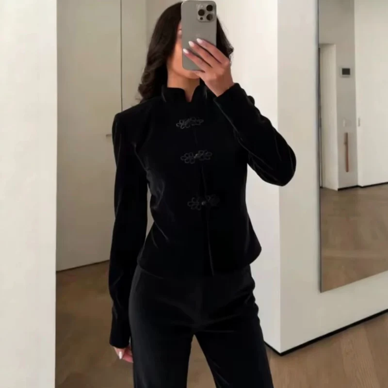 Damen Kurze Jacke im Mandarin‑Stil mit Stehkragen und dekorativen Froschverschlüssen Drune