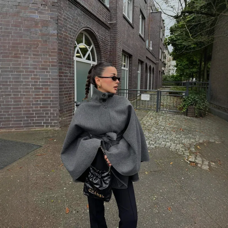 Damen Kurze Boxy-Wollmix-Jacke mit Stehkragen und aufgesetzten Pattentaschen Drune
