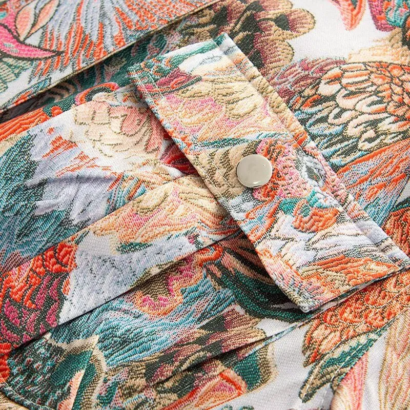 Damen Kurze Bouclé-Tapestry-Jacke mit ornamentalem Vogelprint, Pattentaschen und Stehkragen Drune