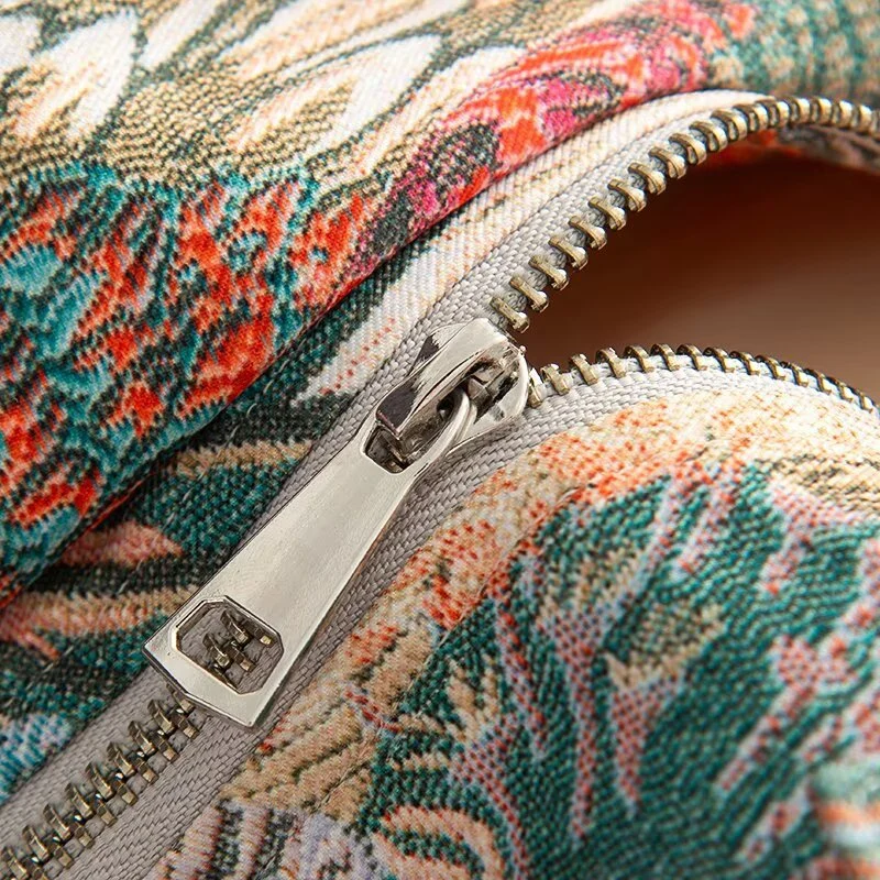 Damen Kurze Bouclé-Tapestry-Jacke mit ornamentalem Vogelprint, Pattentaschen und Stehkragen Drune