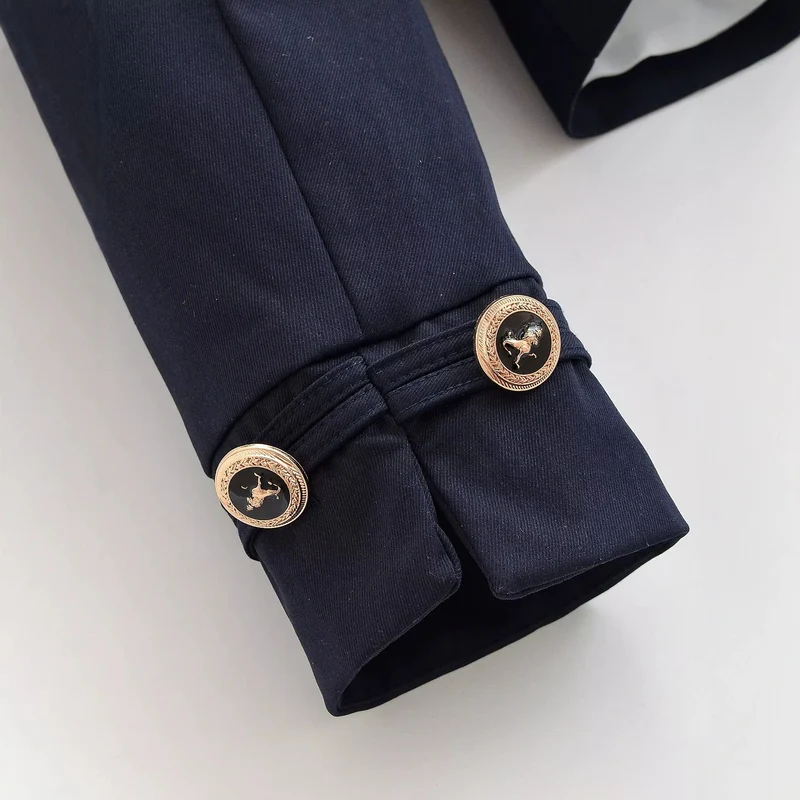 Damen Kurzblazer mit Stehkragen, goldfarbenen Zierknöpfen und Pattentaschen Drune