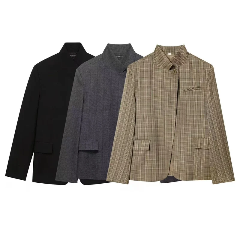 Damen Kurzblazer mit Stehkragen, asymmetrischer Knopfblende und Pattentaschen Drune