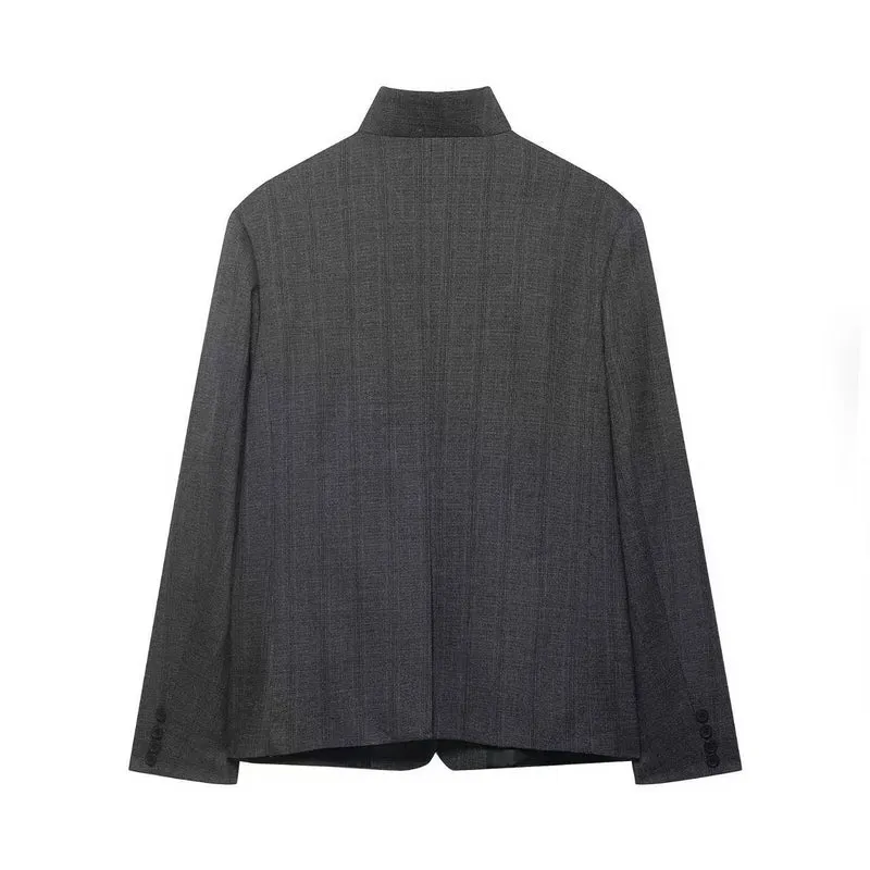 Damen Kurzblazer mit Stehkragen, asymmetrischer Knopfblende und Pattentaschen Drune