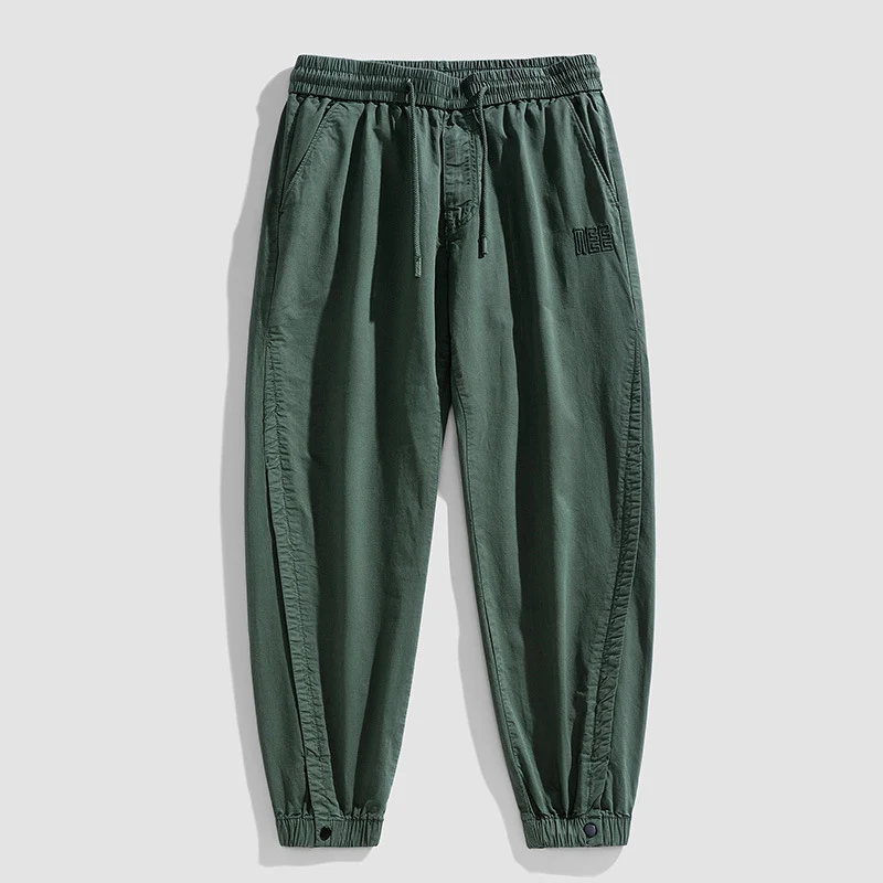 Herren Leichte Baumwoll-Joggerhose mit Tunnelzug, elastischem Knöchelabschluss und dezenter Logostickerei Drune