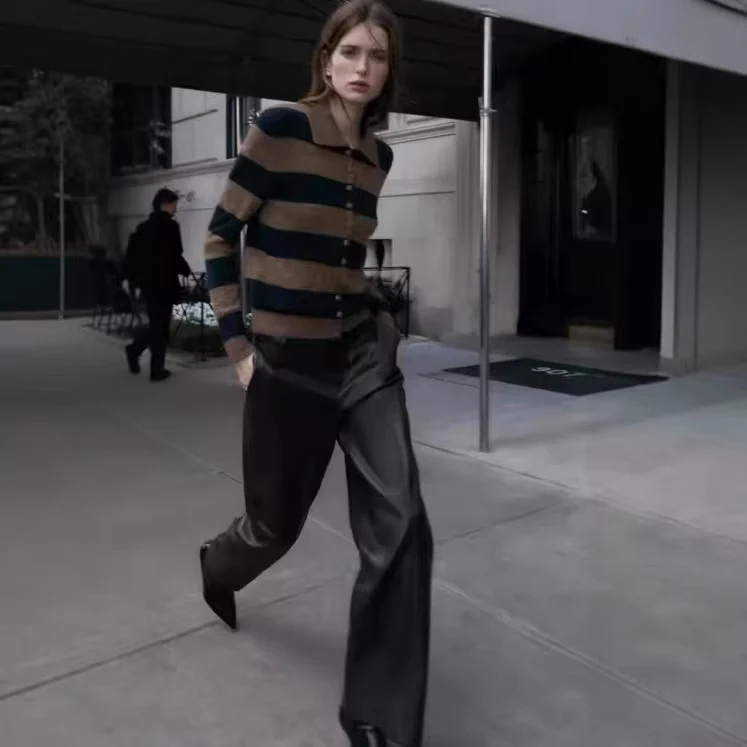 Damen Gestreifte Strickjacke mit Polokragen, Knopfleiste und kurzem Boxy‑Schnitt Drune