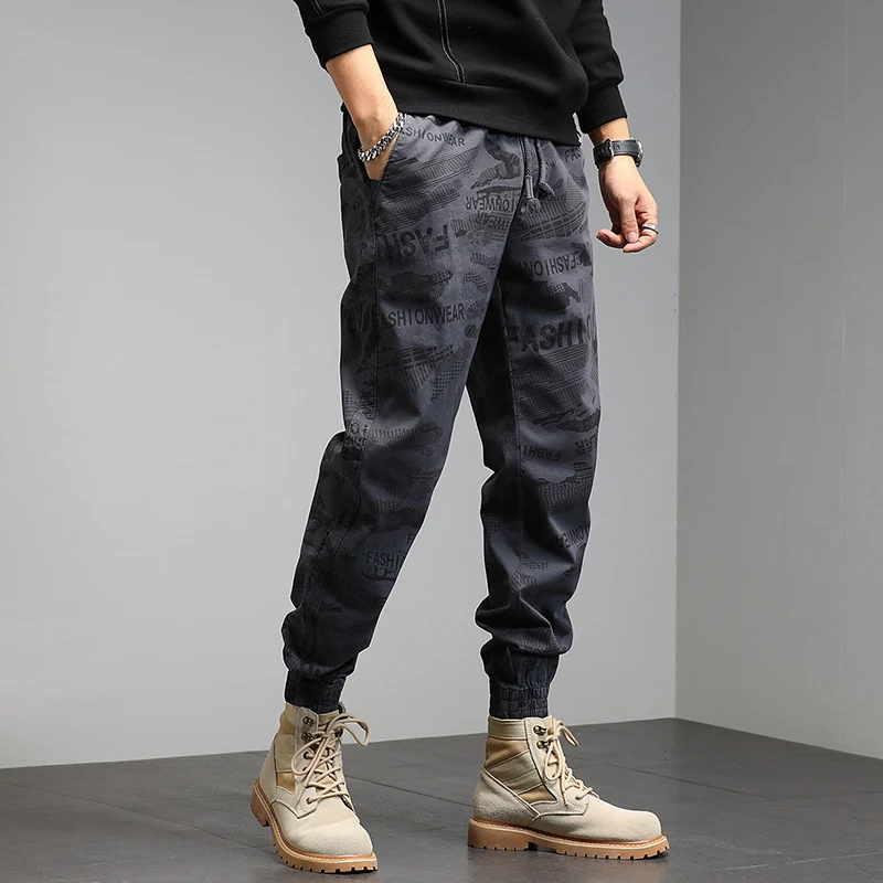 Herren Cargohose im Joggerstil mit Camouflage‑Print, Elastischem Tunnelzugbund und Klappentaschen Drune
