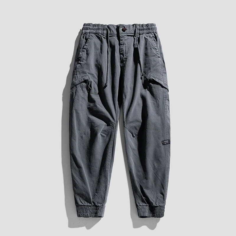 Herren Cargo-Jogginghose im Utility-Look mit elastischem Bund, Kniepaneelen und Klappentaschen Drune
