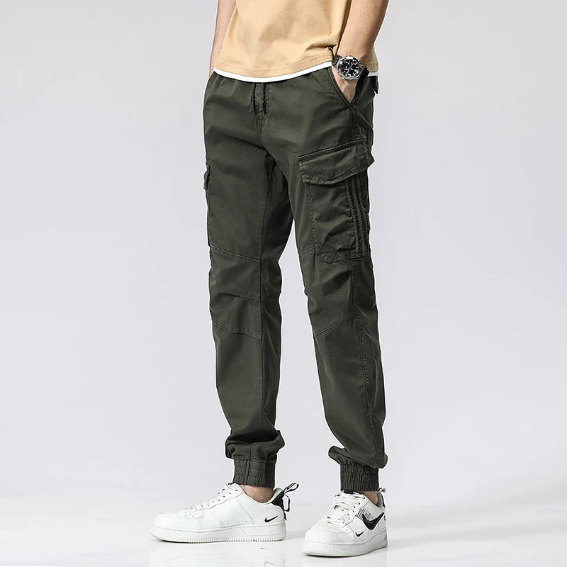 Herren Cargo-Joggerhose mit ergonomischen Kniepasse, elastischem Tunnelzugbund und großvolumigen Klappentaschen Drune